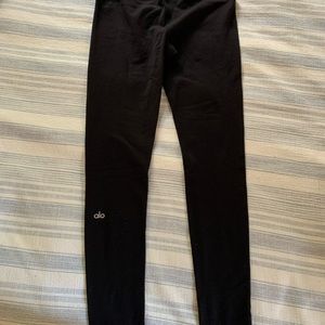 Size small black Alo yoga leggings